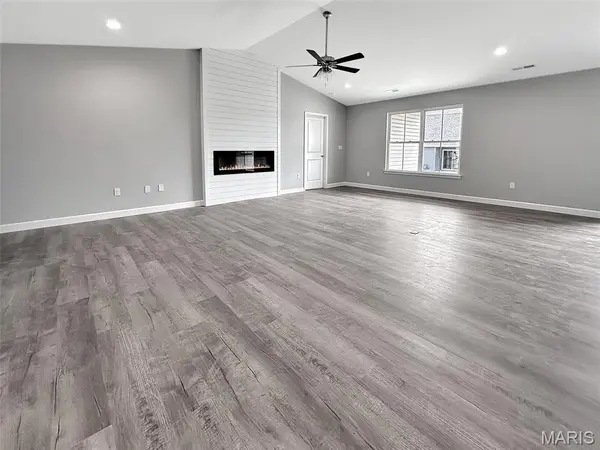 19 Sonata LN, Troy, IL 62294