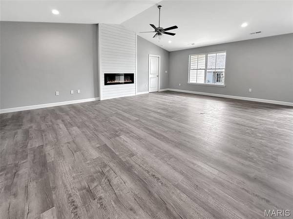 19 Sonata LN, Troy, IL 62294