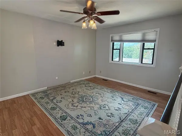 4 Paulina DR, Hannibal, MO 63401