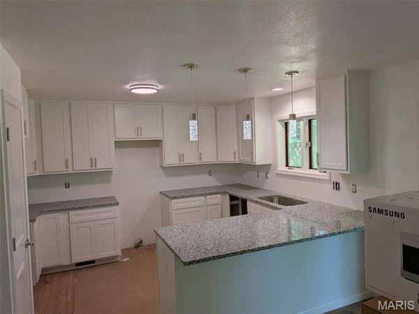 542 Hwy O, Cuba, MO 65053