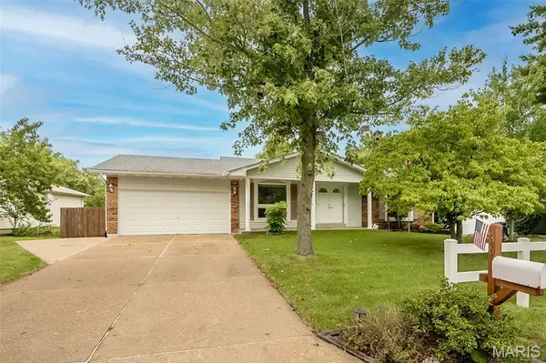 36 Park Charles BLVD N, St Peters, MO 63376
