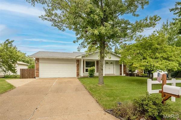 36 Park Charles BLVD N, St Peters, MO 63376