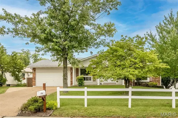 36 Park Charles BLVD N, St Peters, MO 63376