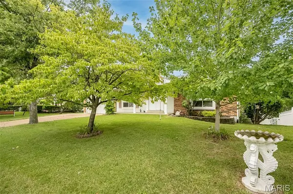 36 Park Charles BLVD N, St Peters, MO 63376