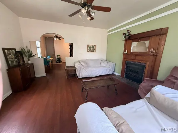4260 Miami ST, St Louis, MO 63116