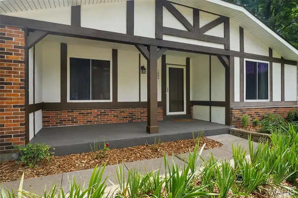 1060 Timberwood Trails DR, Florissant, MO 63031