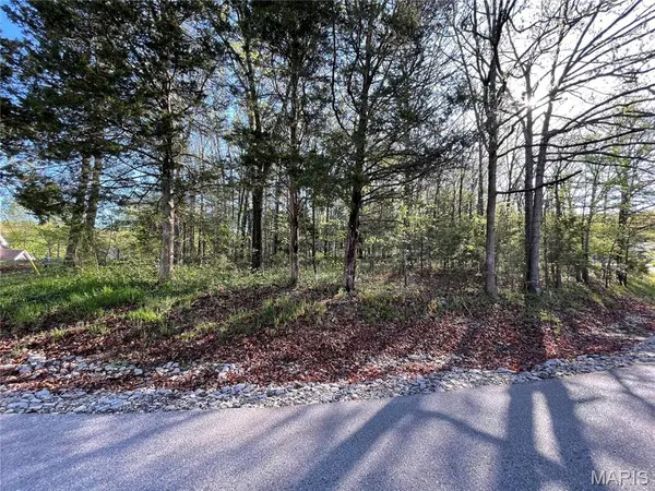 309 Lakewood Drive, Ste Genevieve, MO 63670