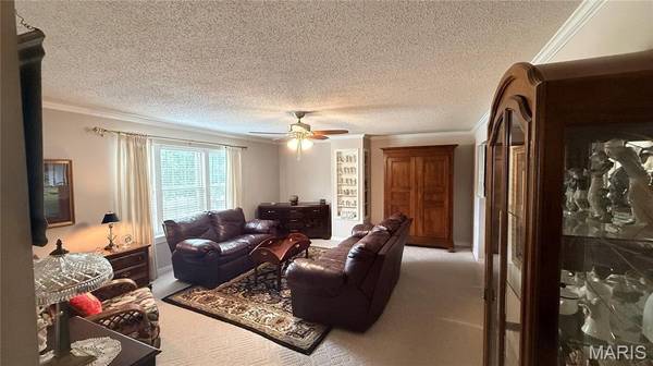 1912 Fernwood RD, Poplar Bluff, MO 63901