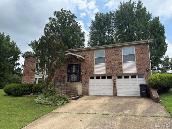 1912 Fernwood RD, Poplar Bluff, MO 63901