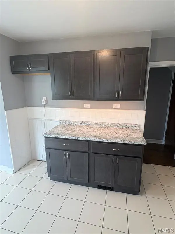 3829 Lawler DR, Northwoods, MO 63121