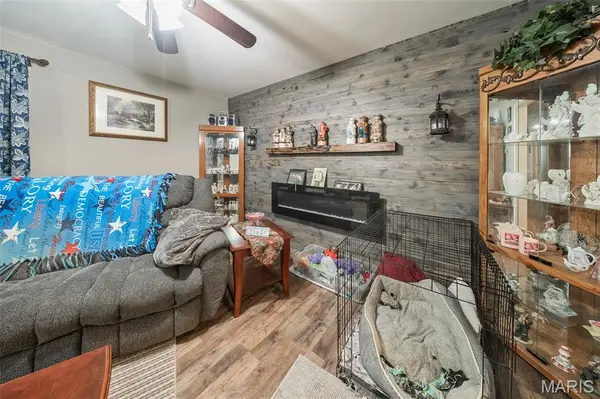 435 Forest LN, St James, MO 65559