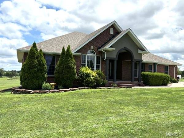 21880 Highway B, Lebanon, MO 65536