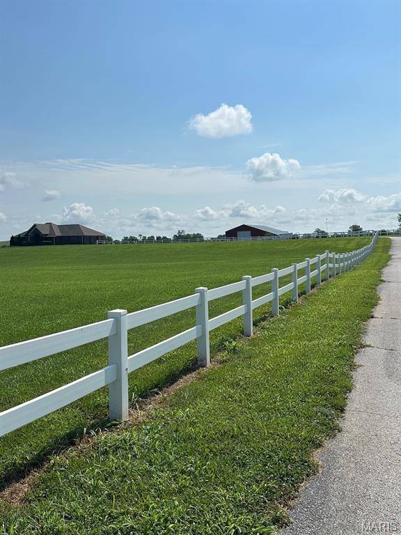 21880 Highway B, Lebanon, MO 65536