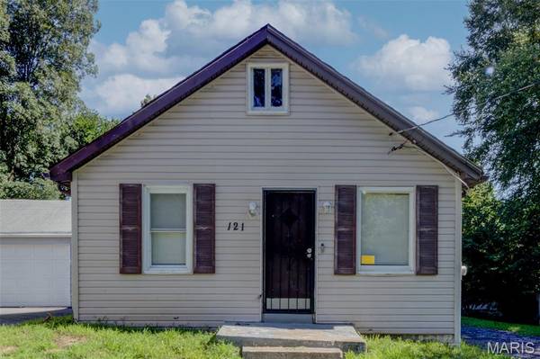 121 Coburg DR, St Louis, MO 63137