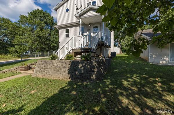 803 E 3rd ST, De Soto, MO 63020