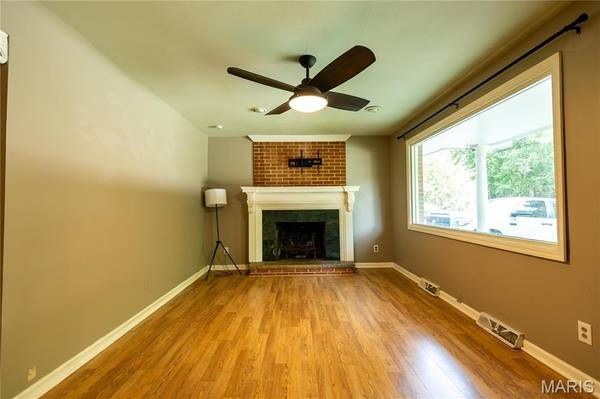 2035 Valmont DR, Arnold, MO 63010