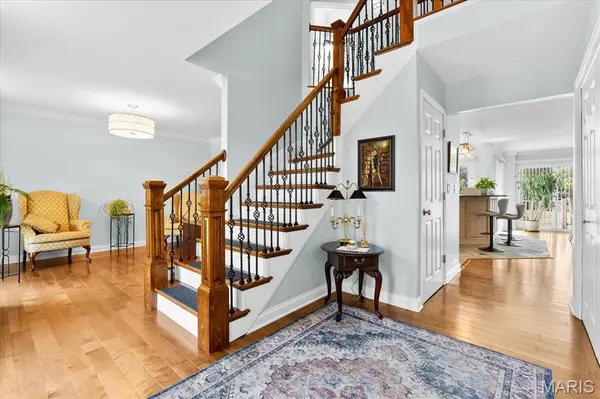 18 Woodland Hills CT, Alton, IL 62002
