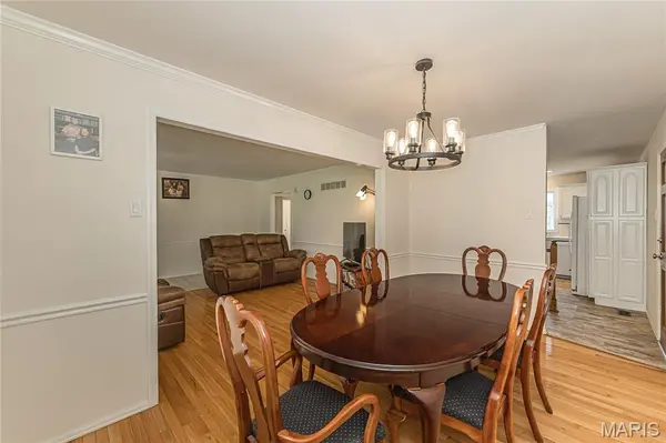12112 Greenwalk DR, St Louis, MO 63146