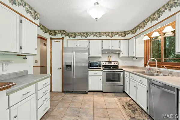 15740 Ruby LN, Wright City, MO 63390