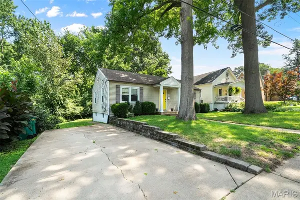 837 Greeley AVE, Webster Groves, MO 63119