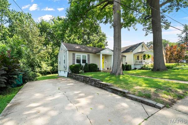 837 Greeley AVE, Webster Groves, MO 63119