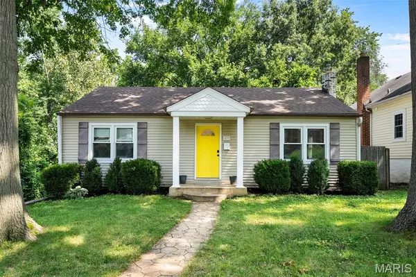 837 Greeley AVE, Webster Groves, MO 63119