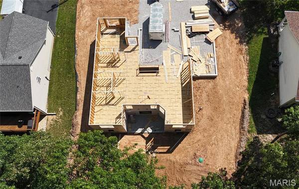 9840 Ridgecrest DR, Hillsboro, MO 63050