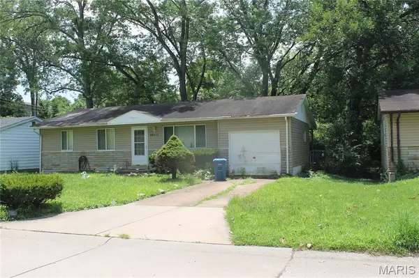 2040 Bella Clare DR, St Louis, MO 63136