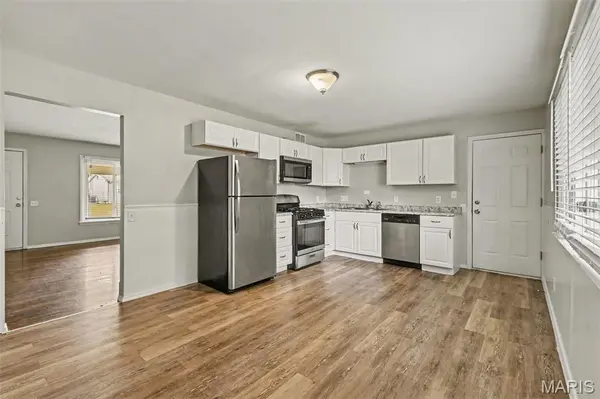 1307 Claudine DR, St Louis, MO 63138