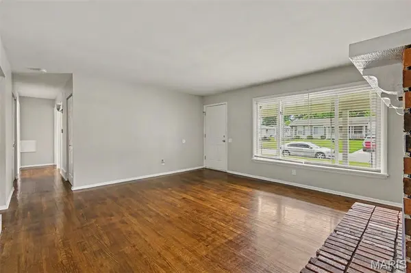 1307 Claudine DR, St Louis, MO 63138
