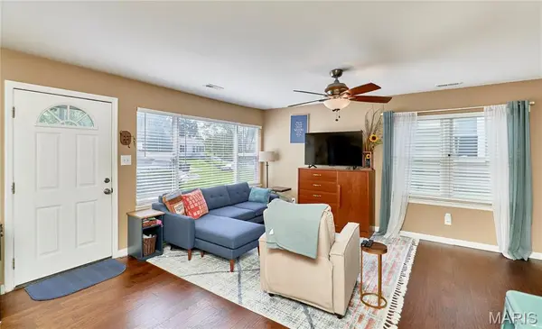 1375 Mobile CT, St Louis, MO 63139