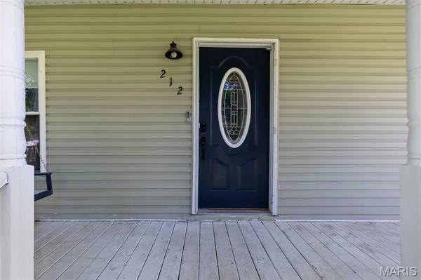 212 W Davidson AVE, Chaffee, MO 63740