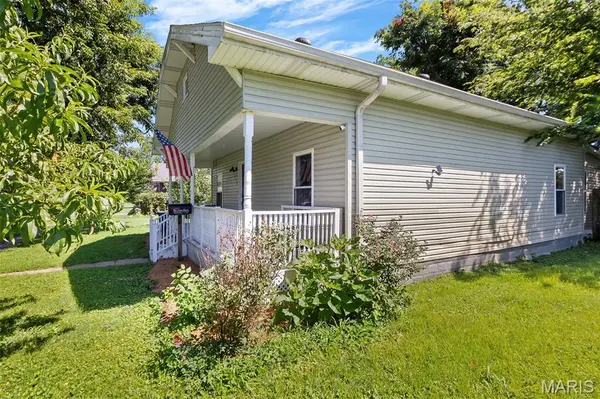 212 W Davidson AVE, Chaffee, MO 63740