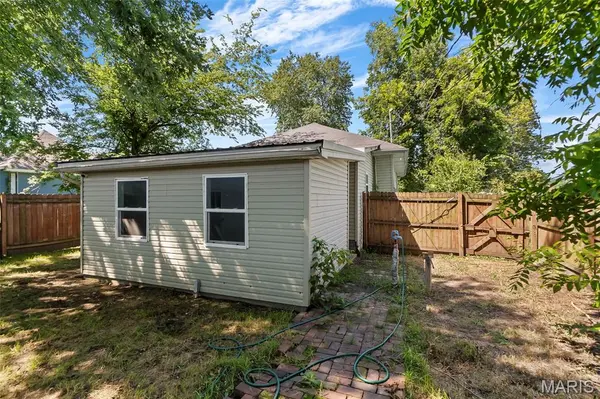 212 W Davidson AVE, Chaffee, MO 63740