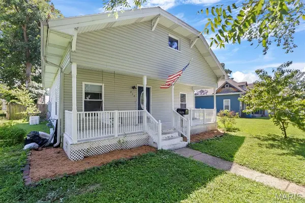 212 W Davidson AVE, Chaffee, MO 63740