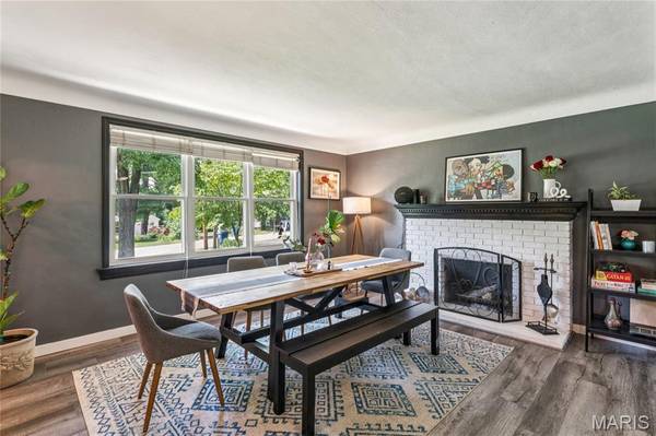 4643 Theiss RD, St Louis, MO 63128