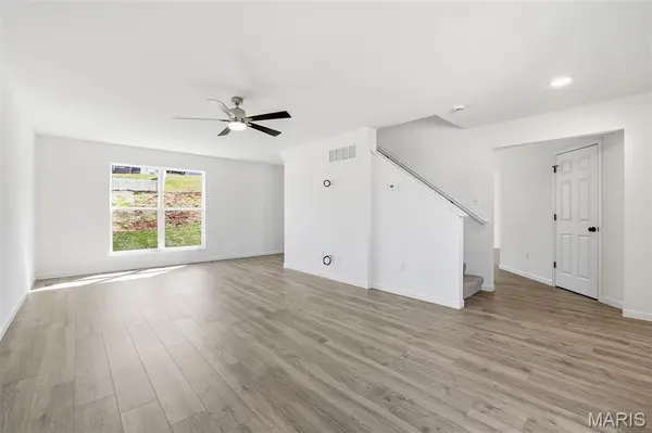 1708 Martingale LN, Eureka, MO 63025