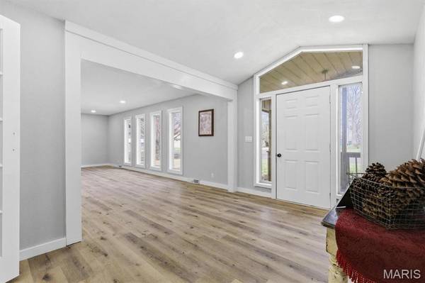 908 M- 10th ST, Mountain Grove, MO 65711
