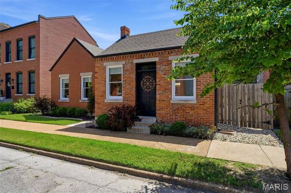 3316 Lemp AVE, St Louis, MO 63118