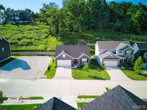 1207 Winding Bluffs WAY, Fenton, MO 63026