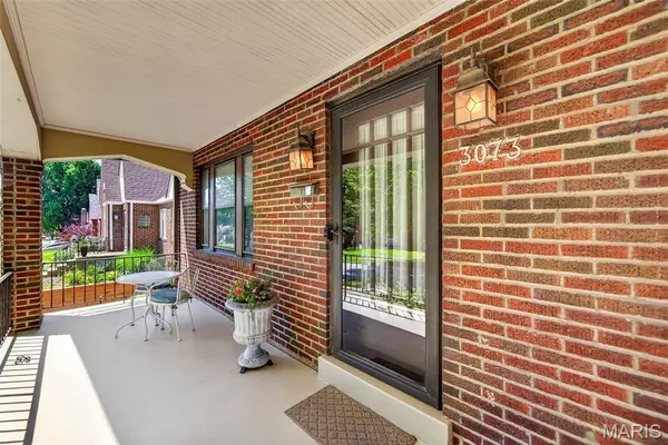 3073 Andover DR, St Louis, MO 63121