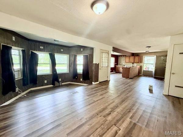 304 Ozark ST, Houston, MO 65483