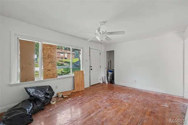 10068 Stimson DR, St Louis, MO 63137