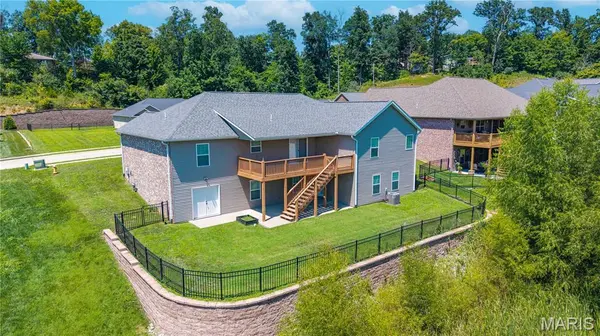1945 Williamsburg DR, Cape Girardeau, MO 63701