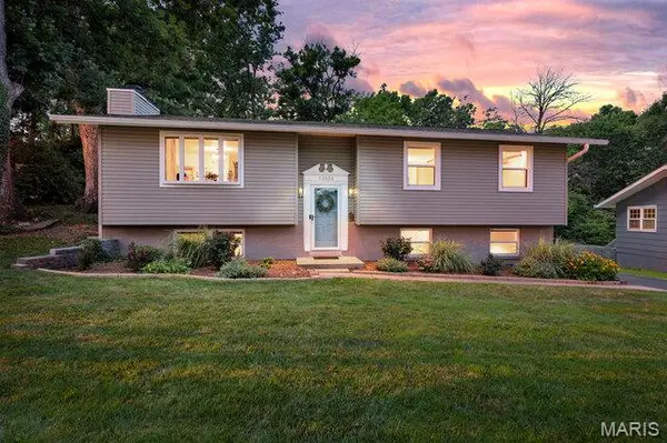 12034 Debonnaire DR, St Louis, MO 63146