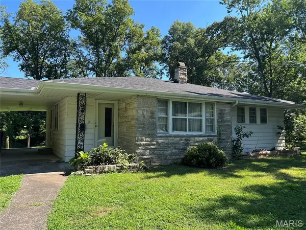 715 Susan Esther, Benton, IL 62812