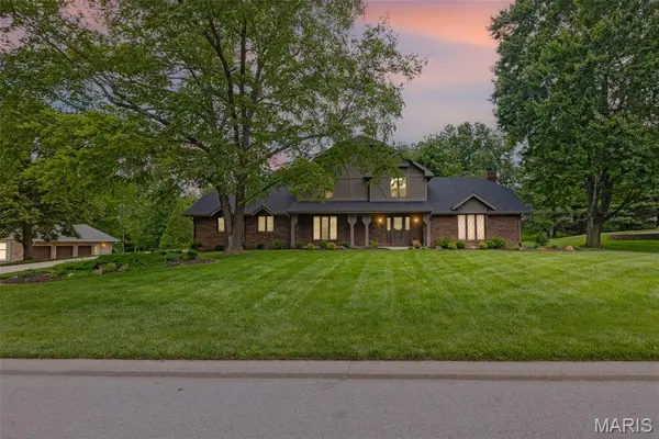 147 Ginger Dale DR, Glen Carbon, IL 62034