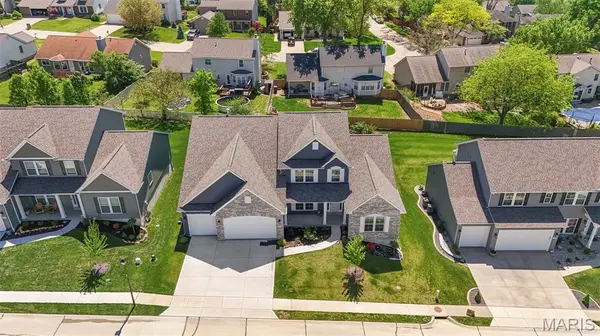 365 Kreder Ridge CIR, St Charles, MO 63304