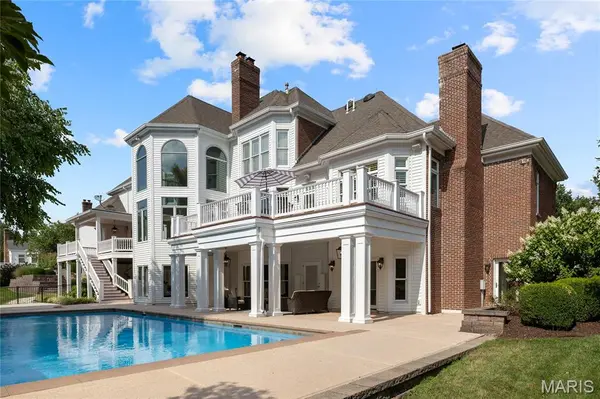 41 Manderleigh Estate, Frontenac, MO 63131