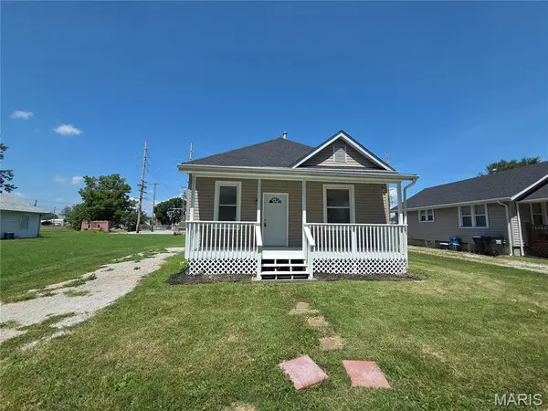 617 N 2nd ST, Dupo, IL 62239